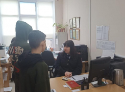 «Били руками и ногами, кинули в грязь»: полиция Анапы проверила факт избиения школьника в Цибанобалке 