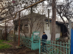 В станице Анапской во время пожара со взрывом в доме погибли два человека