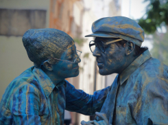 Крышевал «живые скульптуры» в Анапе...участковый