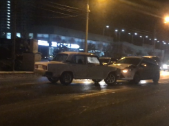 Вчера вечером, 16 января, в Анапе столкнулись «семёрка» и «Форд Фокус»