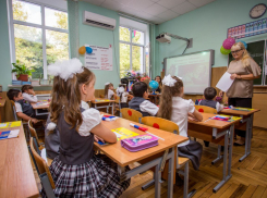 Мэр Анапы Василий Швец поздравил педагогов с Днём учителя