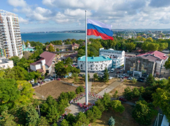Мэр поздравил анапчан и гостей города с Днем России