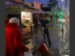В Анапе роль паромщика в минувшую пятницу выполнял галантный грузчик Сергей