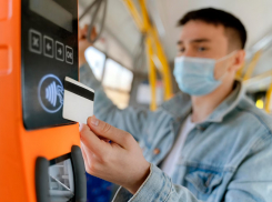 В Анапе автобусы полностью оборудованы системами безналичного расчета, а жители жалуются