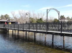 Пешеходный мост через Анапку не узнать 