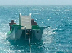 Анапчане шокированы тем, что в море унесло катамараны с людьми