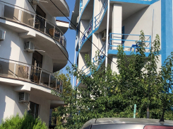 Как многие туристы в Анапе, сами того не желая, попадают в реалити-шоу с интимом