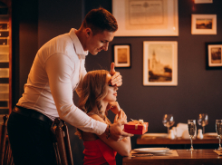 Влюбленным анапчанам на заметку: что подарить второй половинке на праздник