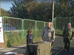 Четвероклассник из Витязево вслепую разобрал и собрал автомат Калашникова