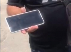 В Анапе таксист похитил у клиентки телефон стоимостью более 100 000 рублей