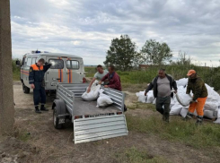 Уровень воды в Кубани контролируют у Джигинки: в Анапе укрепляют участки дамбы