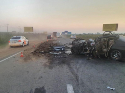 Mercedes не спас: на дороге Анапа - Краснодар в ДТП с грузовиком погибли три человека