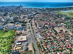 Анапа для пенсионеров или молодежи: нейросеть рассказала о «мозаике» поколений на курорте