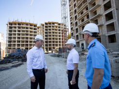 Бывший «проблемный» дом на Парковой в Анапе активно достраивают