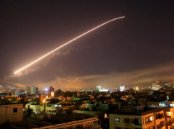 США, Британия и Франция начали бомбежку Сирии сегодня в 4 утра