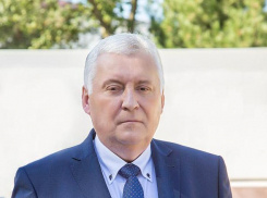 Глава Анапы и председатель Совета поздравляют анапчан с юбилеем Великой Победы!
