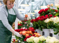 На сколько могут подорожать розы и тюльпаны к 8 Марта в Анапе