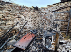 За прошедшие сутки в Анапе горели хозпостройки и автомобиль