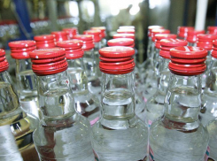 В Анапе полицейские «накрыли» кафе и изъяли 200 литров «левого» алкоголя