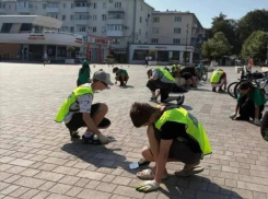 В Анапе к уборке города подключилась молодёжная бригада «БлагоДвиж»: первый трудовой опыт и порядок на улицах