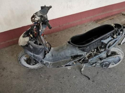 В центре Анапы средь бела дня угнали мопед «Suzuki»