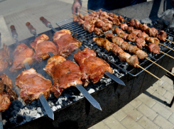 Анапские ревизоры шокированы условиями, в которых жарят шашлыки в с. Витязево