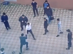 «Пацаны входят в мужской мир»: анапчане о драке подростков на улице Промышленной