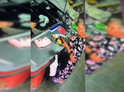 В Анапе пенсионерка забрала в магазине чужой Iphone – ее ищет полиция