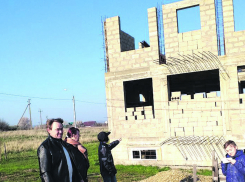 Следственный комитет проверит, почему в Анапе многодетные семьи живут в бытовках