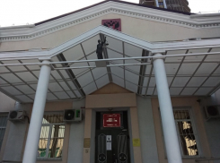 В Анапе мужчина сломал челюсть сантехнику и предстал перед судом