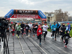 В Анапе прошел «Зимний шторм» – новогодний забег