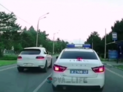 У водителя Porsche Macan, объезжавшего пробку по встречке в Анапе, изъяли автомобиль