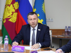 Уличное освещение и сломанные лавочки: на что жалуются анапчане