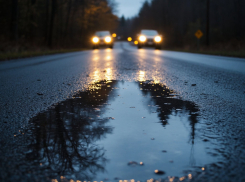 «Лужи по колено и разбитые дороги»: жители Супсеха бьют тревогу из-за проблем с газопроводом, светом и тротуарами