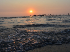 Сейчас романтичный закат в Анапе можно увидеть из любого города России в реальном времени