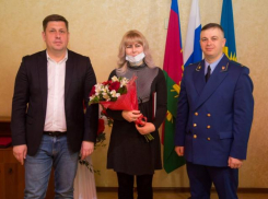 В Анапе детям-сиротам вручили ключи от новых квартир