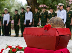 13 месяцев Анапа была в оккупации, зверствовали фашисты, а бомбы разрушили 90 % зданий