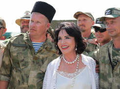 Под Анапой Надежда Бабкина выступила на концерте в поддержку участников СВО