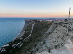 В день парашютиста в Анапе ожидаются дождь и гроза