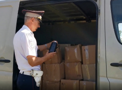 В Анапе полицейские задержали машину с 2 тоннами контрафактного алкоголя