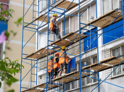 Обновляют фасады и меняют лифты: в Анапе проводят работы по программе капремонта МКД 
