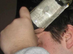 Находясь на карантине в Анапе, женщина убила сожителя бутылкой от водки