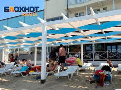 Нет места под солнцем: Анапу захватили «лежаковые»  пляжи