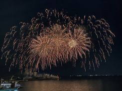 В Анапе прогремел праздничный салют 