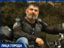 Байкер, романтик и мастер от Бога, несущий тепло в дома людей