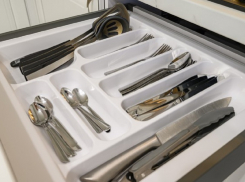 Бизнесмен из Анапы поставил в больницу Хакасии китайскую посуду вместо российской