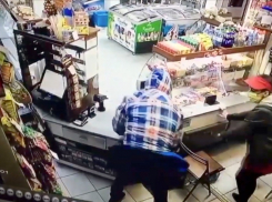 В Анапе среди белого дня ограбили кассу в продуктовом магазине