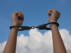 В Цибанобалке горел дом, а в Новороссийске анапчанина задержали за кражу