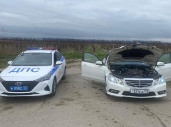 Полиция Анапы проверила информацию о Mercedes cо спецсигналом