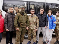 «Мы постоянно на связи»: Молодежный парламент Анапы доставил медицинское оборудование в госпиталь для солдат СВО